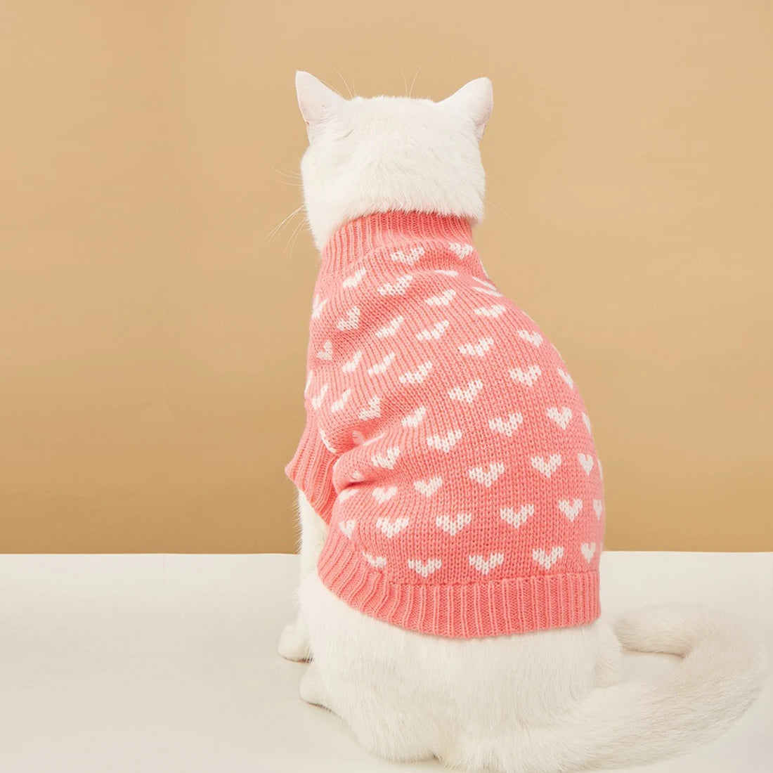 Heart Graphic Cat Sweater - Soft Warm Hoodie for Autumn & Winter